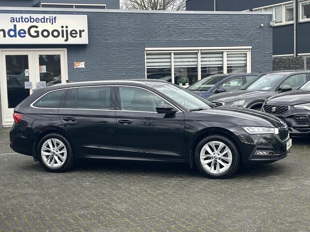 Skoda OCTAVIA Combi 1.0 e-TSi DSG Business Edition | CAMERA | STUUR-STOELVERW. | EL. ACHTERKLEP |