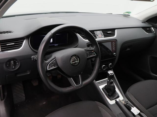 Skoda OCTAVIA Combi 1.0 TSi 115 Pk Business Edition Plus | Camera | Stoel verwarming | Full LED | Navigatie | Cruise Control | Climatronic | 17 Inch | 142.689 Km !!