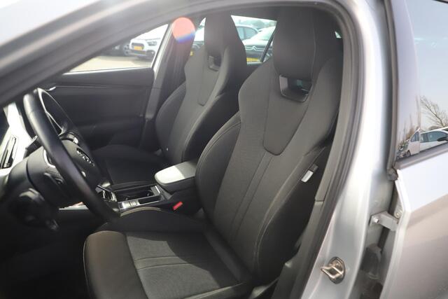 Skoda OCTAVIA Combi 1.0 e-TSI Sport Business Automaat Sportstoelen 17 inch LMV Navigatie Clima Adaptive Cruise Sfeerverlichting