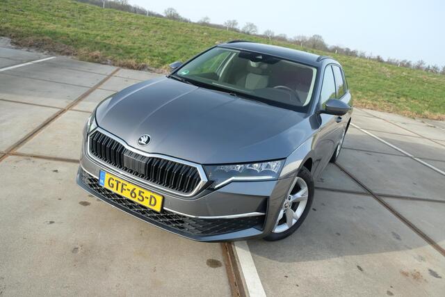 Skoda OCTAVIA Combi 1.5 TSI Edition | TREKHAAK | 17" GEMINI VELGEN | APPLE CAR PLAY | 'SUNSET'