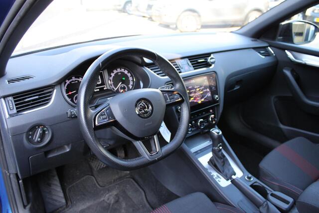 Skoda OCTAVIA Combi 1.5 TSI DSG Sport Trekhaak - Navi