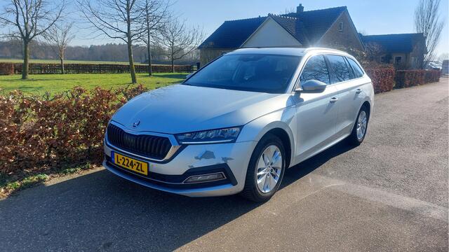 Skoda OCTAVIA Combi 1.0 TSI Business Edition CLIMA/NAVI/LED BJ 2021