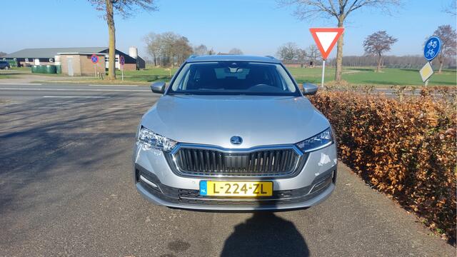 Skoda OCTAVIA Combi 1.0 TSI Business Edition CLIMA/NAVI/LED BJ 2021