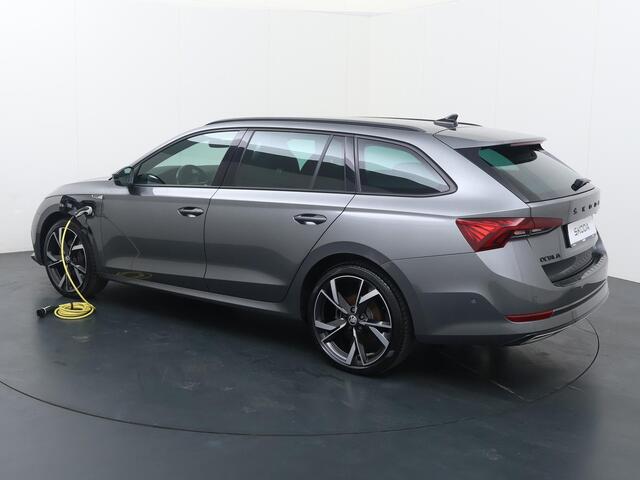 Skoda OCTAVIA Combi 1.4 TSI iV PHEV Sportline Business | 204 PK | Automaat | 19" LM velgen | Head-up display | Achteruitrijcamera | Matrix LED koplampen |