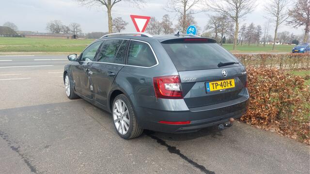 Skoda OCTAVIA Combi 1.0 TSI Greentech Style Business CLIMA/NAVI/DSG BJ 2018