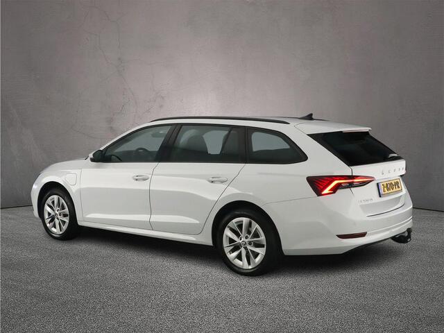 Skoda OCTAVIA Combi Business Edition 1.4 TSI PHEV 204pk DSG Automaat Trekhaak, Navigatie, Parkeersensoren, Cruise control, Elektrische achterklep, LED koplampen, App connect