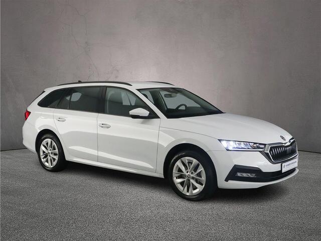 Skoda OCTAVIA Combi Business Edition 1.4 TSI PHEV 204pk DSG Automaat Trekhaak, Navigatie, Parkeersensoren, Cruise control, Elektrische achterklep, LED koplampen, App connect