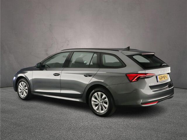 Skoda OCTAVIA Combi 1.5 TSI Edition 115pk Trekhaak, Cruise control, Voorstoelen verwarmd, Parkeersensoren, Stuurwiel verwarmd, Led verlichting, Airco, DAB