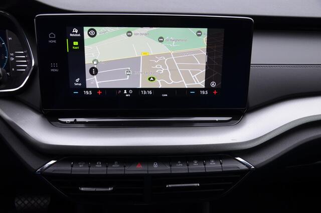 Skoda OCTAVIA Combi 1.0 e-TSI Business Edition Automaat/Navi/Pdc/Ecc/Stuurverwarming/Cruise control adaptief/Extra getint glas/Apple Carplay/Android Auto/Digitaal dashboard/17-Inch Lmv