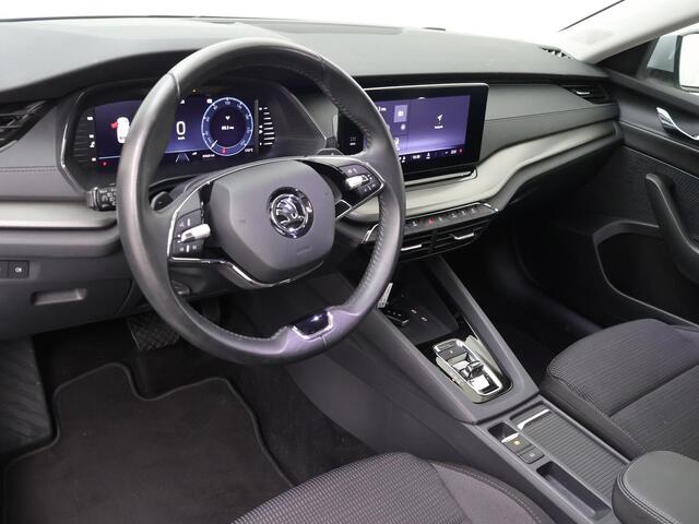 Skoda OCTAVIA Combi 1.0 e-TSI Business Edition | 110 PK | Automaat | Multifunctioneel stuurwiel | Cruisecontrol | Parkeersensoren |