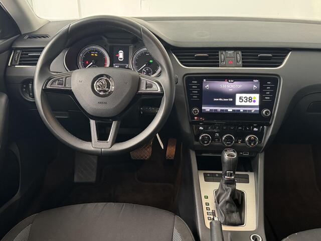 Skoda OCTAVIA Combi 1.5 TSI Greentech Sport Business | Navigatie | Parkeersensoren | Trekhaak | Stoelverwarming |