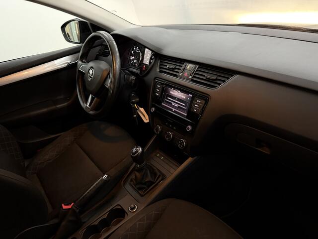 Skoda OCTAVIA Combi 1.2 TSI Greentech Ambition Businessline Airco, A start stop, Cruise control, Mistlamp, Radio, Bluetooth