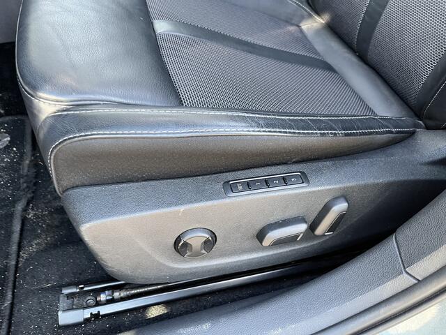 Skoda OCTAVIA Combi 1.4 TSI iV PHEV Style / AUTOMAAT/ PANO/ DCC/ DODEHOEK/ MEMORYSEAT/ PARK.SENSOR.V+A/ CAMERA/ STUUR+STOELVERWARM.V+A/ HEAD-UP/ KEYLESS/ ELEK.KLEP/ SMARTLINK/ ACC/ DAB/ CLIMA/ NAVI/ 18'' LMV