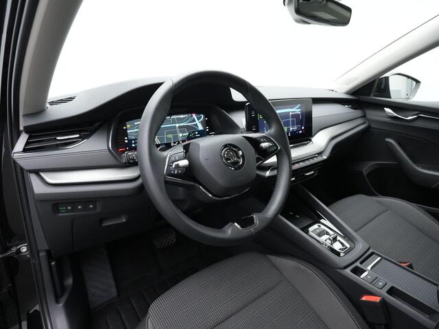 Skoda OCTAVIA Combi 1.4 TSI iV 204 pk PHEV Business Edition | Navigatie | Carplay | Parkeersensoren achter | 2-zone Climatronic