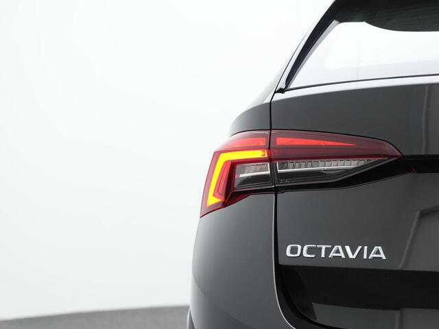 Skoda OCTAVIA Combi 1.4 TSI iV 204 pk PHEV Business Edition | Navigatie | Carplay | Parkeersensoren achter | 2-zone Climatronic