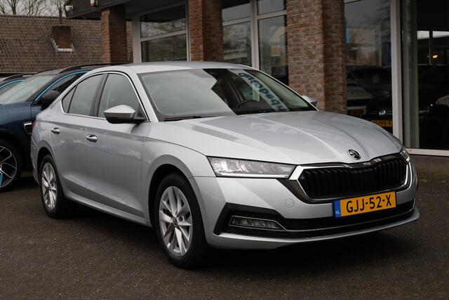 Skoda OCTAVIA 1.0 e-TSI Business Edition Plus STOELVERW. SFEERVERL. CARPLAY CAMERA DIGITAL-DASH ACC DAB LANE-ASSIST 2XPDC 17''LMV