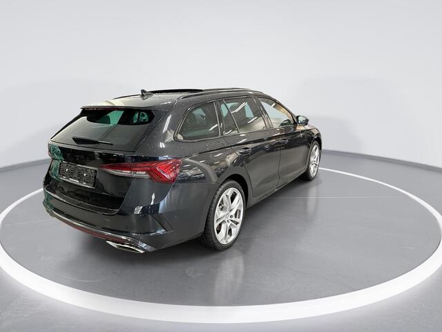 Skoda OCTAVIA Combi 1.4 TSI 245pk DSG RS iV PHEV Business · Panoramadak · CANTON Audio 3 Elek. Voorstoelen · Camera · Head-Up · Dodehoek Detectie · 19'' Inch ·