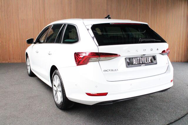 Skoda OCTAVIA Combi 1.4 TSI iV PHEV HUD Leder Memory Camera ACC Stuurverwarming Ambient Keyless Virtual