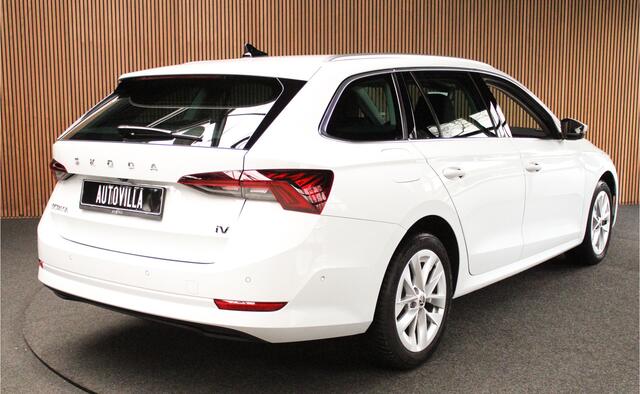 Skoda OCTAVIA Combi 1.4 TSI iV PHEV HUD Leder Memory Camera ACC Stuurverwarming Ambient Keyless Virtual