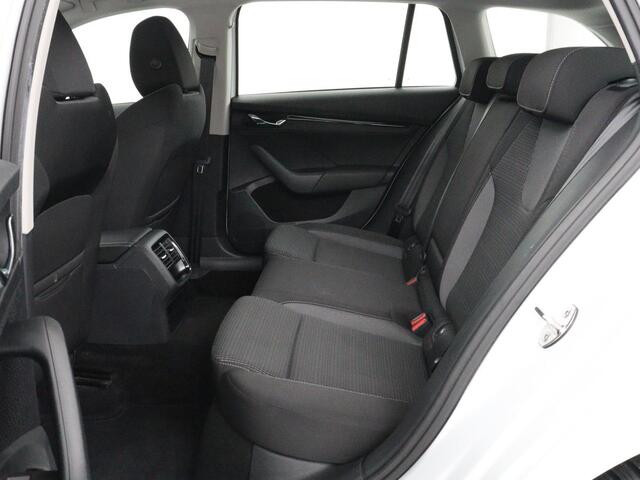 Skoda OCTAVIA 1.4 TSI iV PHEV Business Edition | Adaptive cruise | Stuurverwarming | Carplay | Navigatie | Parkeerhulp | Full LED | Climate control | Plug In