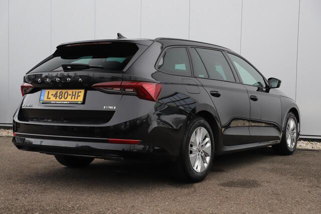 Skoda OCTAVIA Combi 1.0 e-TSI Sport Business Automaat Sportstoelen 16 inch LMV Navigatie Clima Adaptive Cruise Sfeerverlichting Carplay Android PDC