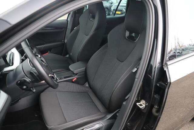Skoda OCTAVIA Combi 1.0 e-TSI Sport Business Automaat Sportstoelen 16 inch LMV Navigatie Clima Adaptive Cruise Sfeerverlichting Carplay Android PDC