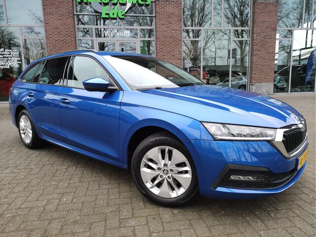 Skoda OCTAVIA Combi 1.0 TSI Business Edition Trekhaak - Getinte ruiten - Dealeronderhouden - NL auto