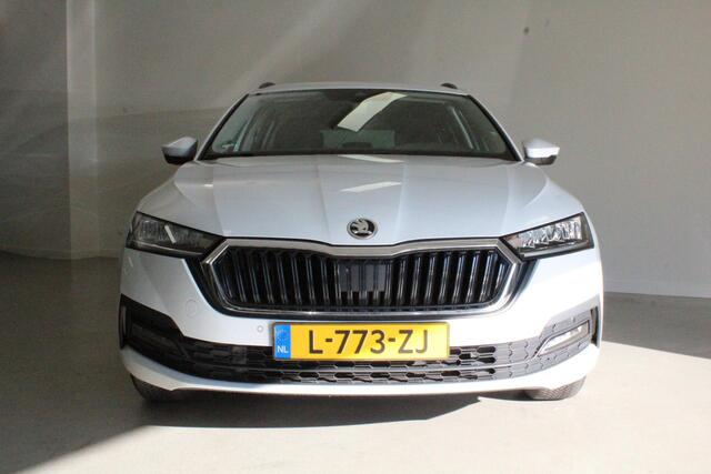 Skoda OCTAVIA Combi 1.0 TSI Business Edition | AFN-TRHAAK | CLIMA | CRUISE | PDC-V/A | CARPLAY | 16'LMV | DAB | E-KLEP |