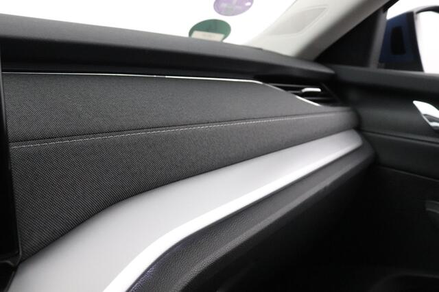 Skoda OCTAVIA Combi 1.5 TSI 150pk First Edition | Panoramadak | Trekhaak | Stoelverwarming |