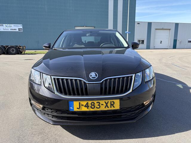 Skoda OCTAVIA 1.0 TSI Greentech Style Business DSG 115 PK. Prachtige en als nieuw rijdende auto !!!