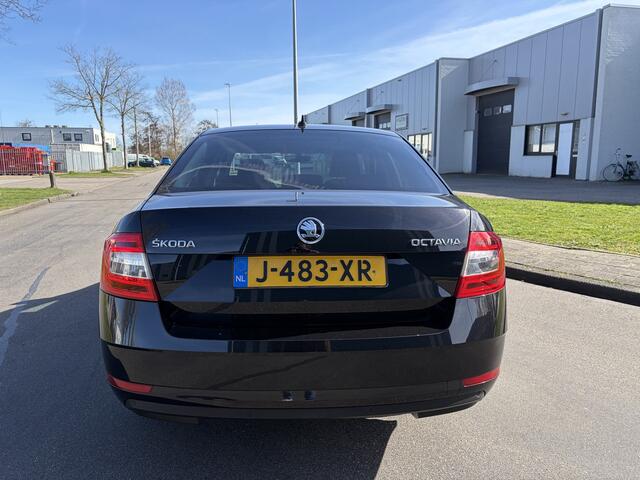 Skoda OCTAVIA 1.0 TSI Greentech Style Business DSG 115 PK. Prachtige en als nieuw rijdende auto !!!
