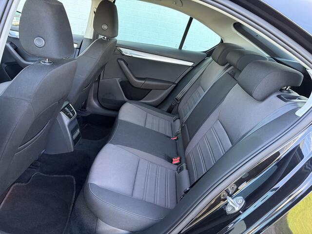 Skoda OCTAVIA 1.0 TSI Greentech Style Business DSG 115 PK. Prachtige en als nieuw rijdende auto !!!