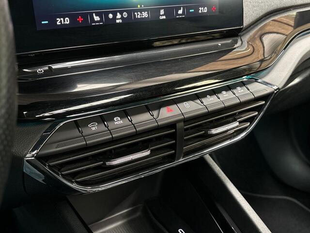 Skoda OCTAVIA Combi 1.0 e-TSI Sportline Automaat (PANORAMADAK, KUIPSTOELEN, VIRTUAL COCKPIT, APPLE CARPLAY, ZWART HEMEL, STOELVERWARMING, GETINT GLAS, KEYLESS, SFEERVERLICHTING, NIEUWSTAAT)