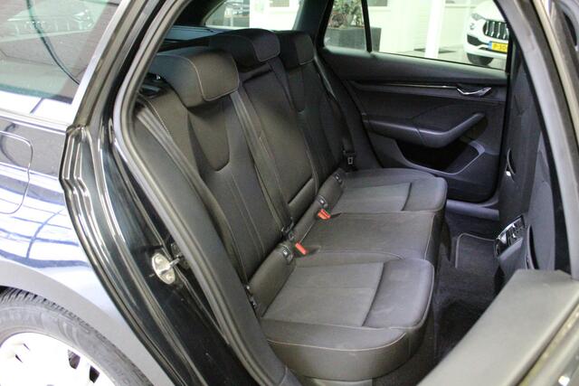 Skoda OCTAVIA Combi 1.0 e-TSI Sport Business | SPORT-INT | CRUISE | WEGKL-TRHAAK | SFEER | CARPLAY | DAB | CLIMA | PDC |