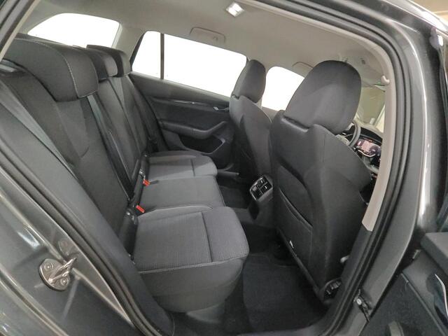 Skoda OCTAVIA Combi 1.0 TSI 110pk Business Edition / App. Connect / Navigatie / Parkeersensoren V+A / Elec. Achterklep / 16'' LMV