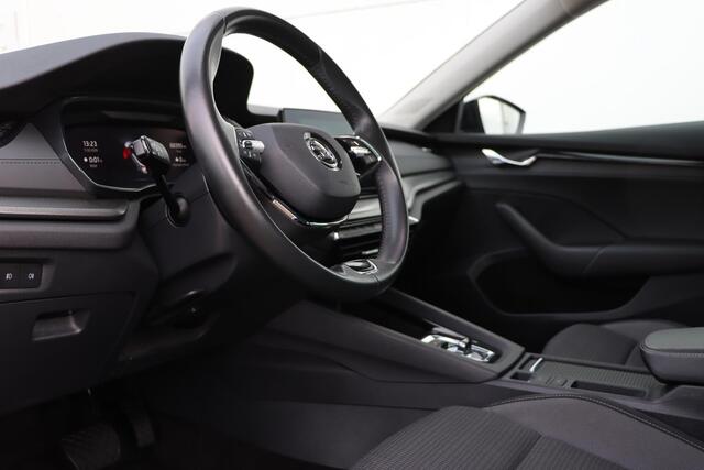 Skoda OCTAVIA Combi 1.4 TSI iV PHEV Business Edition 204pk DSG6 | Stoelverwarming | Stuurverwarming | Carplay | Clima