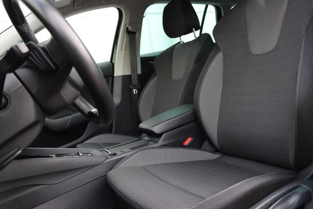 Skoda OCTAVIA Combi 1.4 TSI iV PHEV Business Edition 204pk DSG6 | Stoelverwarming | Stuurverwarming | Carplay | Clima