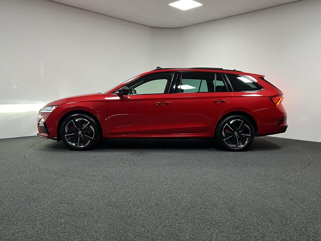 Skoda OCTAVIA Combi 1.4 TSI RS iV PHEV Business | PANO | ACC | KEYLESS | STOEL-/STUURVERWARMING | VRS |