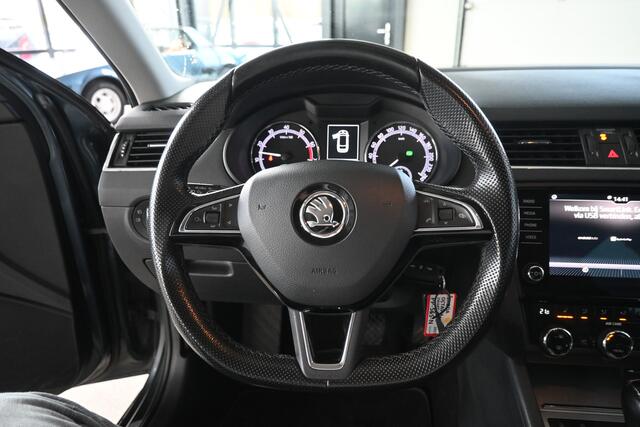 Skoda OCTAVIA Combi 1.0 TSI Automaat Greentech Ambition Business Clima Trekhaak Apple CarPlay Cruise control Pdc Goed Onderhouden Inruil Mogelijk!