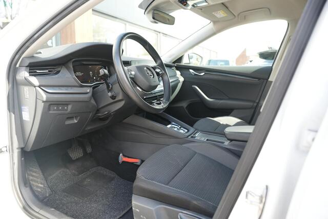 Skoda OCTAVIA Combi 1.4 TSI iV PHEV Business Edition Adaptieve Cruise Virtual Dash Navi Trekhaak