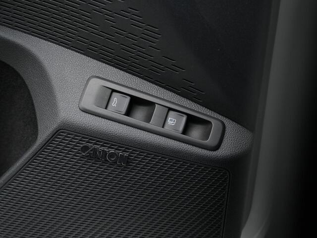 Skoda OCTAVIA 1.4 TSI iV 204 pk PHEV Sportline | Panoramadak | Head-up display | Canton | Stuur-/achterbankverwarming | Achteruitrijcamera