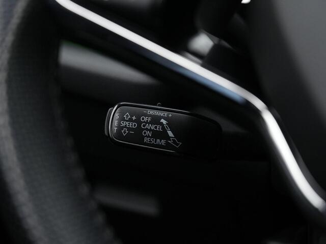 Skoda OCTAVIA 1.4 TSI iV 204 pk PHEV Sportline | Panoramadak | Head-up display | Canton | Stuur-/achterbankverwarming | Achteruitrijcamera