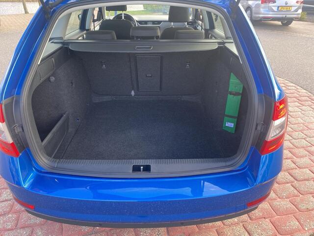 Skoda OCTAVIA Combi 1.0 TSI Greentech Ambition Business | 115Pk | Clima | Pdc |