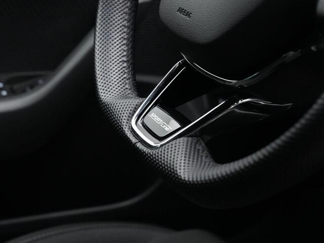 Skoda OCTAVIA Combi 1.4 TSI iV 204 pk PHEV Sportline | Head-up display | Stuur-/achterbankverwarming | Navigatie | Elektrische achterklep