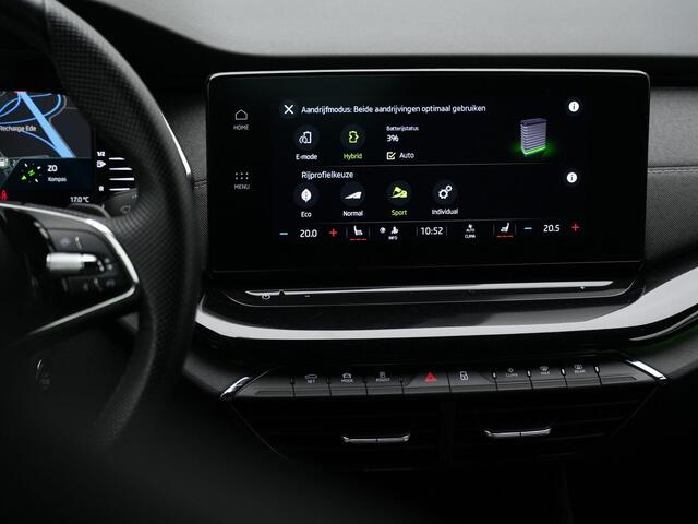 Skoda OCTAVIA Combi 1.4 TSI iV 204 pk PHEV Sportline | Head-up display | Stuur-/achterbankverwarming | Navigatie | Elektrische achterklep