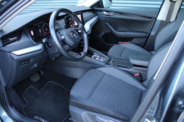 Skoda OCTAVIA Combi 1.0 e-TSI Business Edition Full-LED CarPlay Stoelverwarming 18inch Velgen