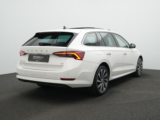 Skoda OCTAVIA Combi 1.4 TSI iV 204 pk PHEV Style | Panoramadak | Geheugenstoelen | Head-up display | Stoelverwarming | Keyless Entry | Side Assist