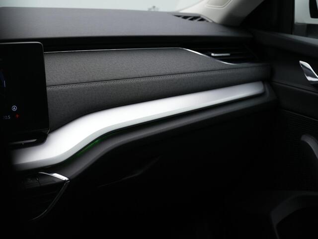 Skoda OCTAVIA Combi 1.4 TSI iV 204 pk PHEV Style | Panoramadak | Geheugenstoelen | Head-up display | Stoelverwarming | Keyless Entry | Side Assist