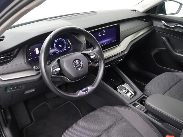 Skoda OCTAVIA Combi 1.0 e-TSI Ambition | 110 PK | Automaat | Trekhaak wegklapbaar | Digitaal instrumentenpaneel |