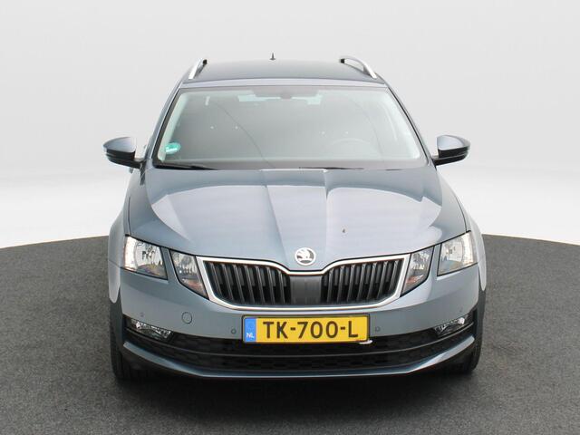 Skoda OCTAVIA Combi 1.5 TSi 150 Pk Automaat Style Business | Stoelverwarming | Trekhaak | Parkeersensoren | Climatronic | Cruise Control | Navigatie | 17 Inch